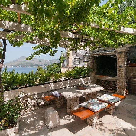 Apartments Larsen Omiš Exterior foto