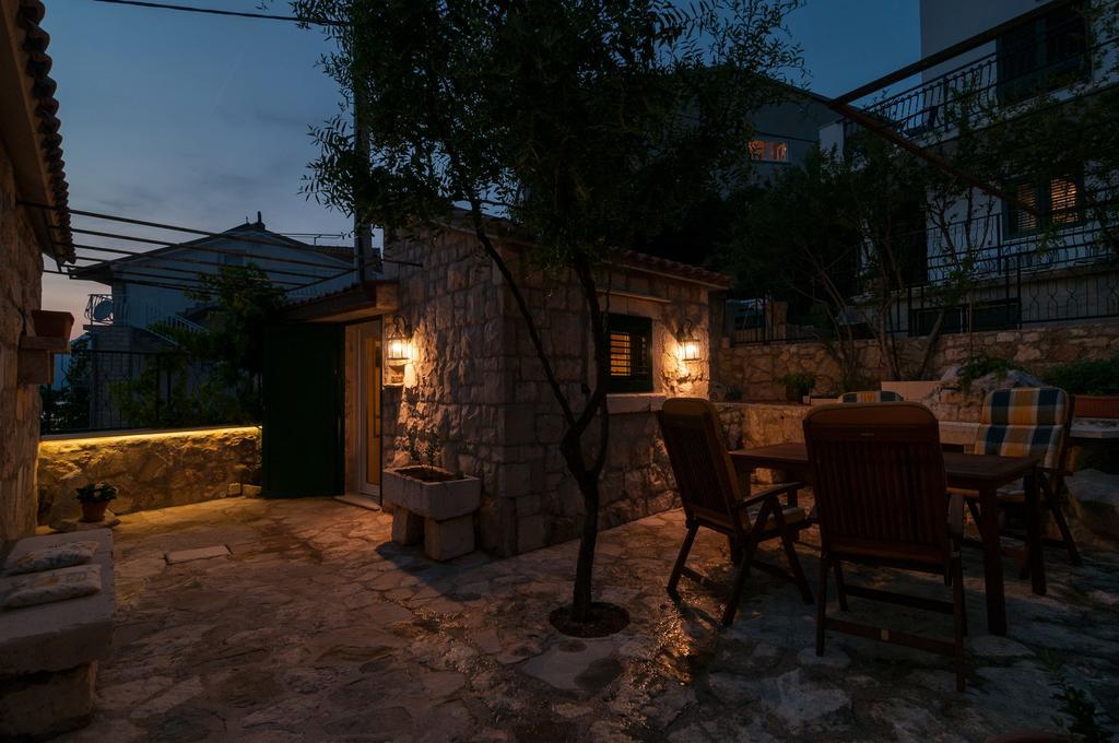 Apartments Larsen Omiš Exterior foto