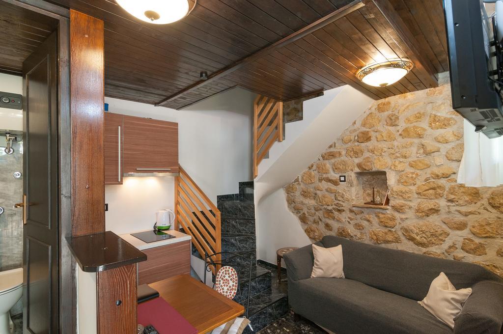 Apartments Larsen Omiš Exterior foto