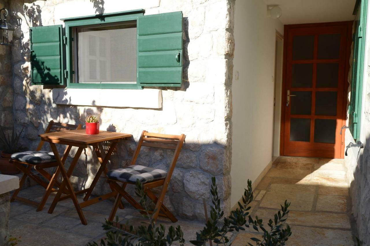 Apartments Larsen Omiš Exterior foto